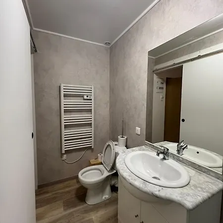 2 Eugenie Lägenhet *