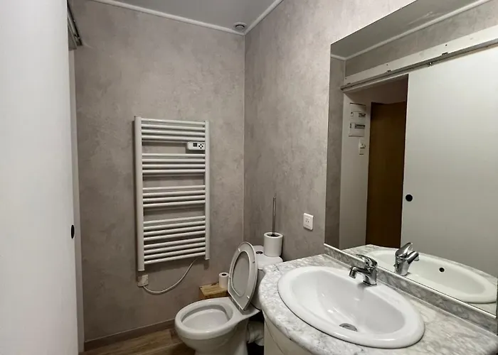 2 Eugenie Lägenhet *